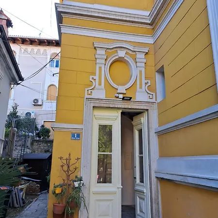 Barocco Apartment *